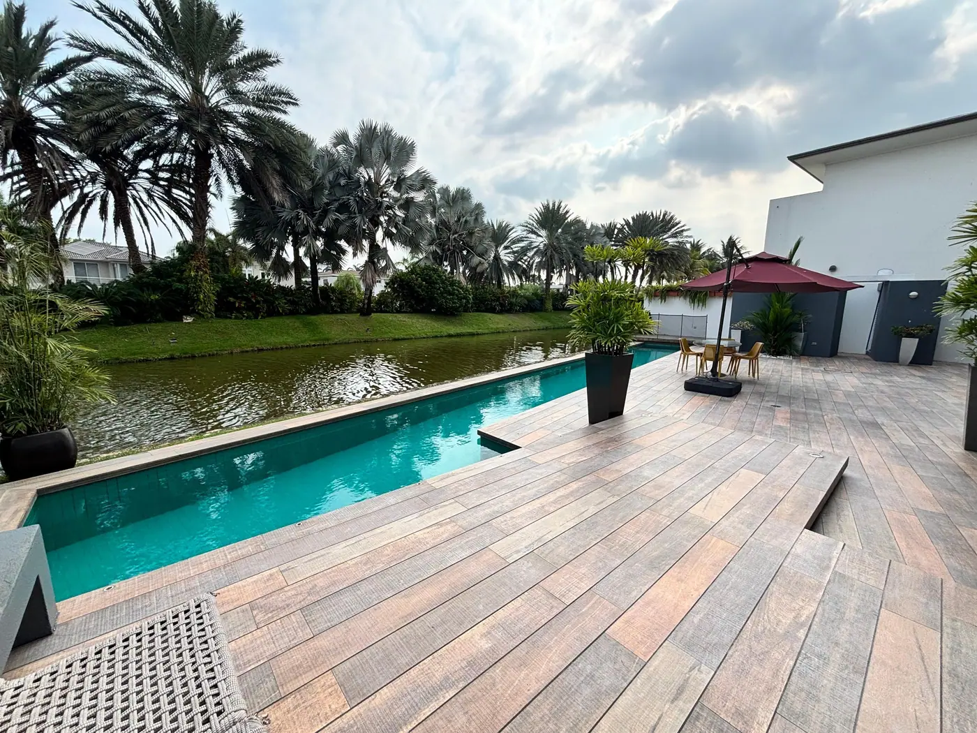 Espectacular Casa Al Lago en Lujosa Urbanización en Mocolí, foto 1